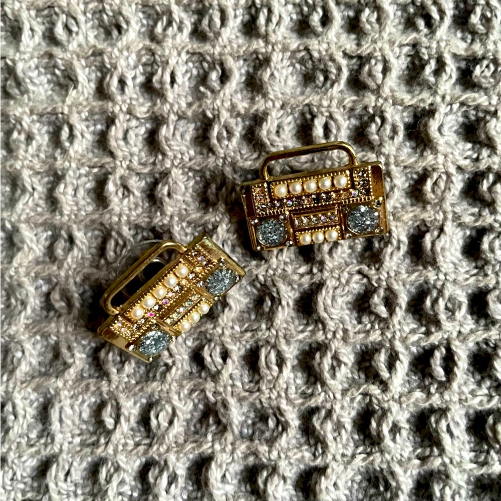 Boombox Earrings / Gold